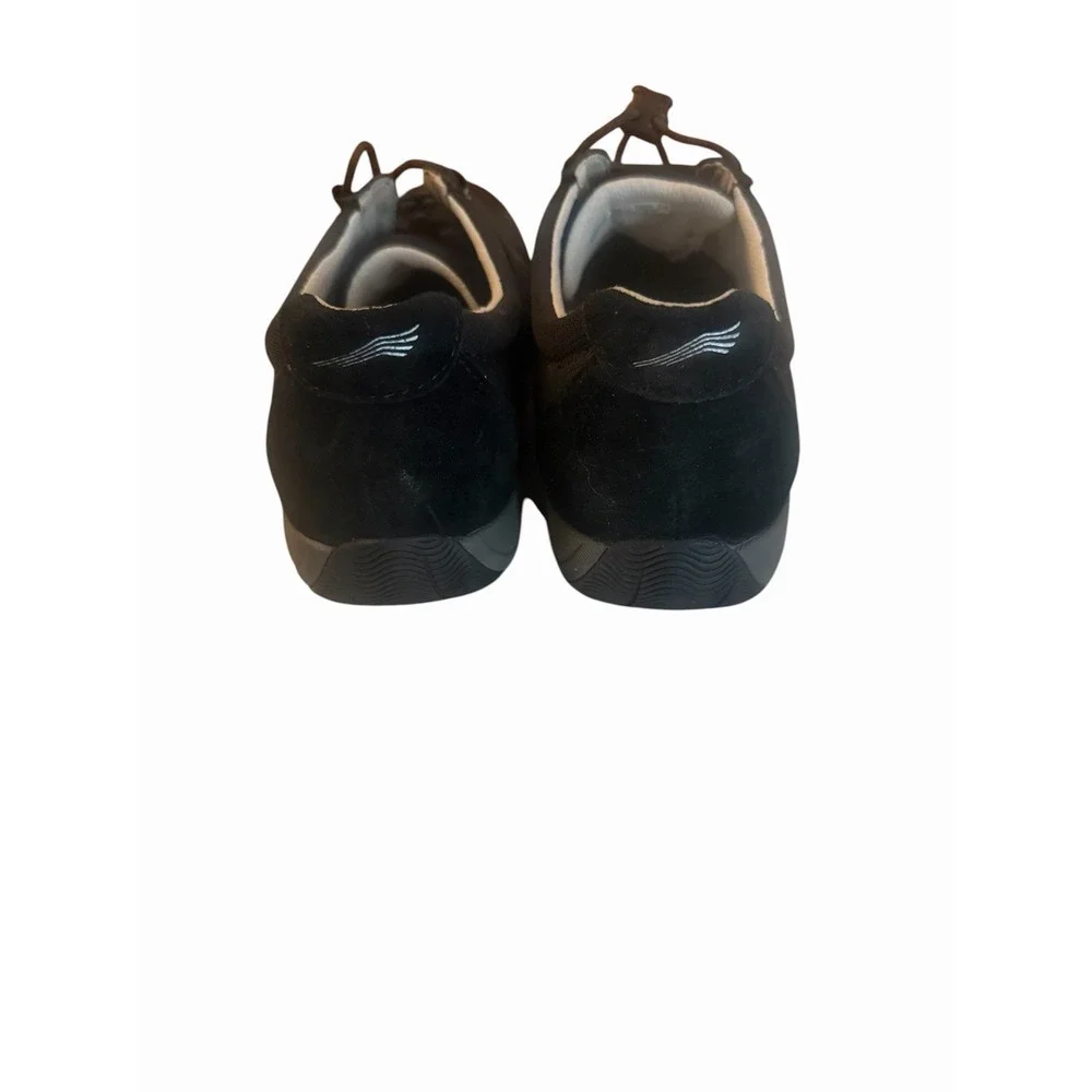 Dansko honor women